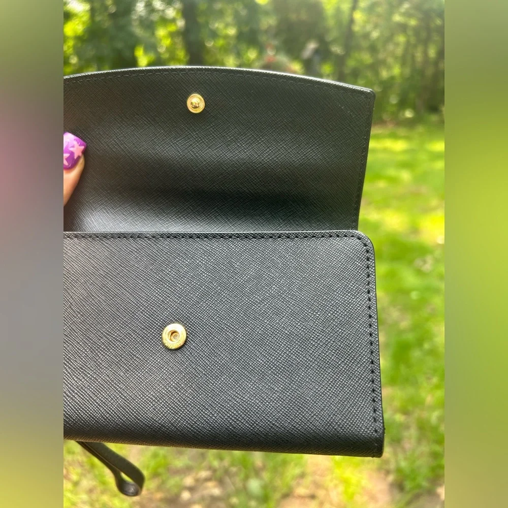 Kate Spade Laurel Way Saffiano Leather iPhone Wristlet in Black